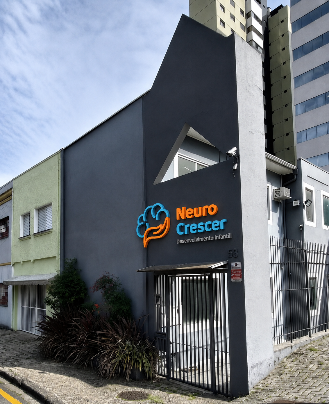 Fachada da Clínica Neurocrescer — Rua Nicolau Maeder, 53, Alto da Glória, Curitiba